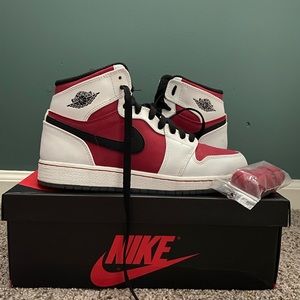 Jordan Carmine 1s Size 6.5 OG BOX + RED LACES